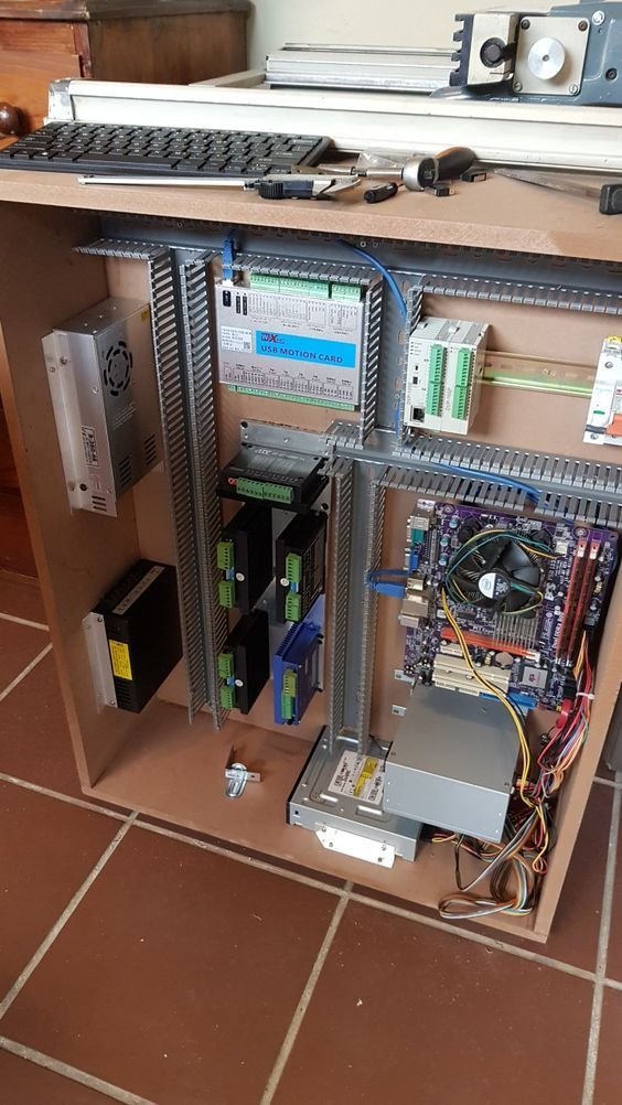 Integración PLC con maquinaria láser