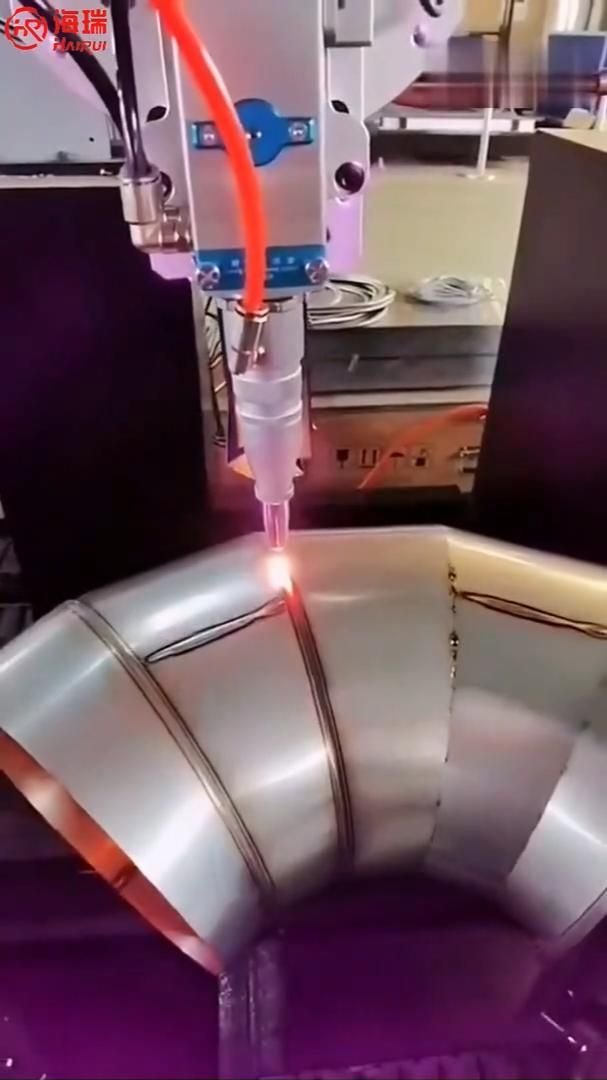 Soldadura láser automatizada en componente metálico